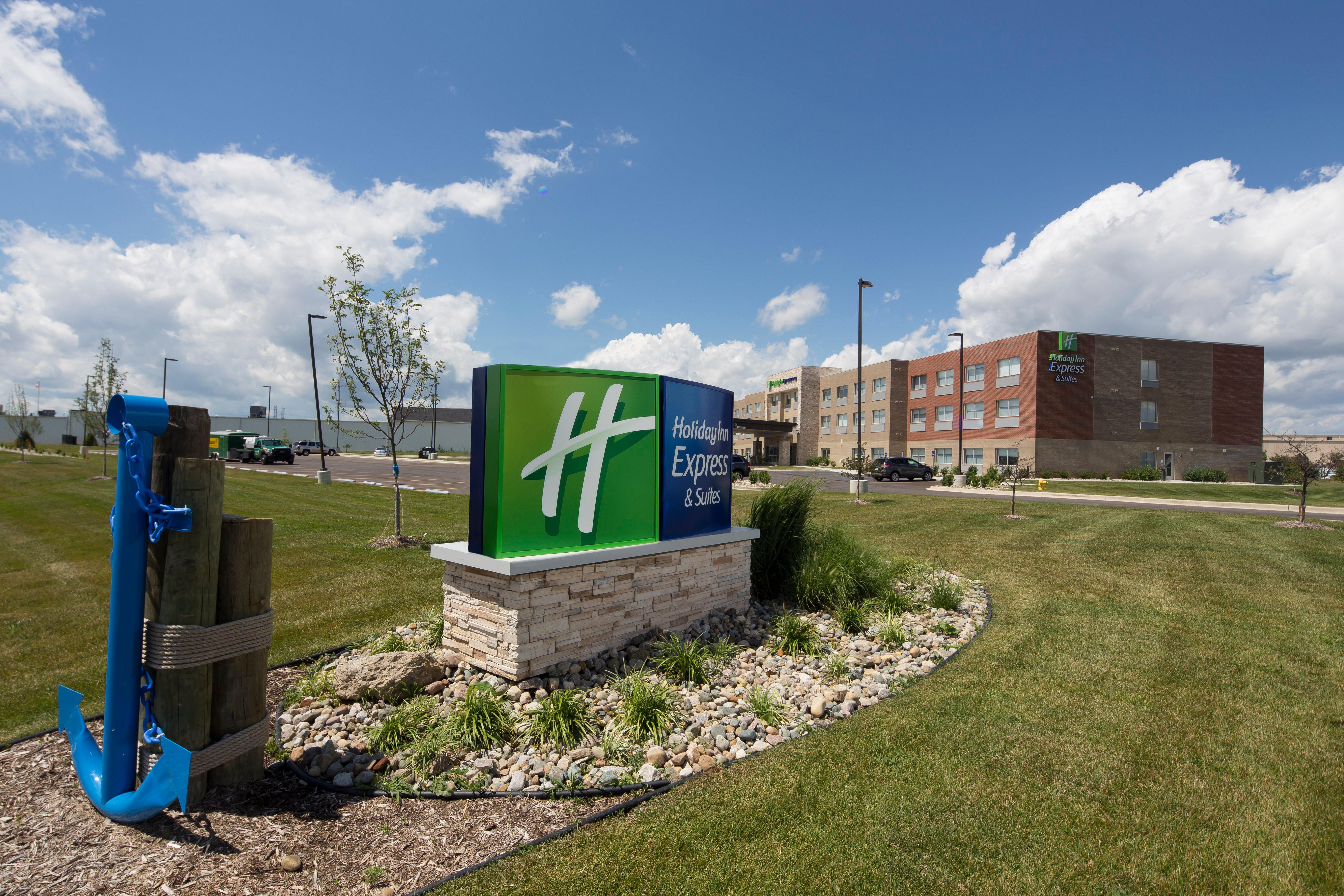 Holiday Inn Express & Suites Monroe By Ihg Exterior photo